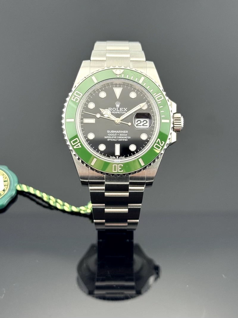 SUBMARINER REF. 126610LV